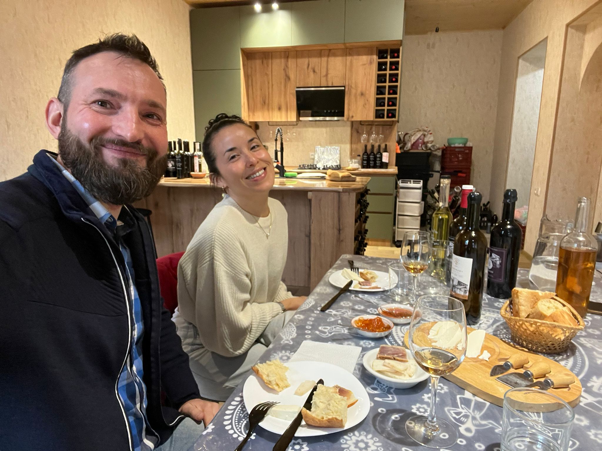 🍷 International Wine Tasting in Telavi – Guests from El Salvador 🇸🇻 and Poland 🇵🇱 at Rostomaant Marani